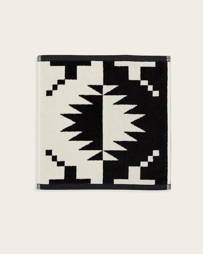 Pendleton Spider Rock hand towel and washcloth in black and white