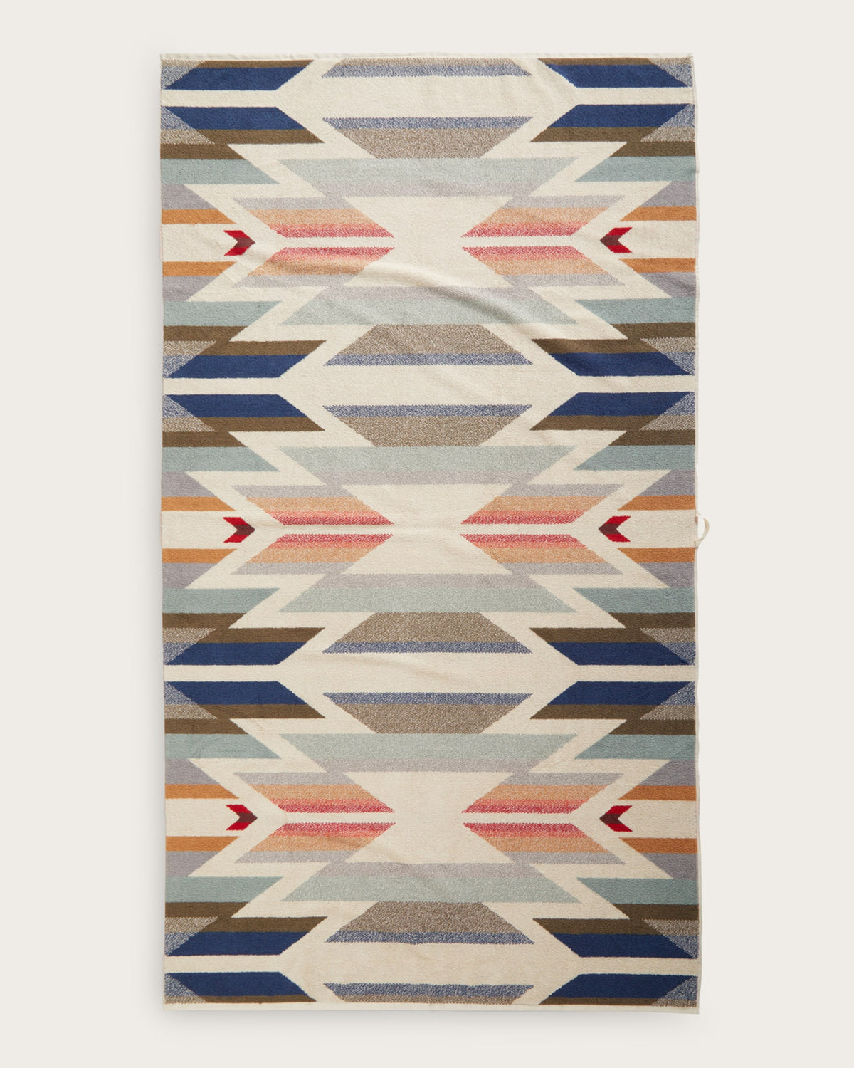 Pendleton Oversized Jacquard Spa Towel in Wyeth Trail, view 3